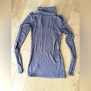 Aritzia Wilfred sheer top size xs